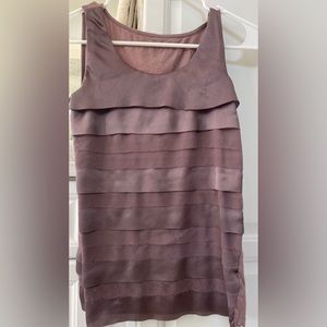 Work tank with unique details.